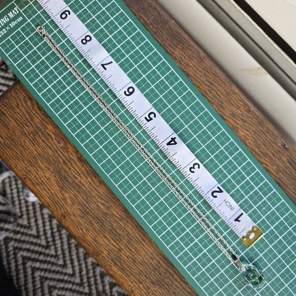 Glass thistle pendant, sterling silver setting & chain. - Picture 9 of 9